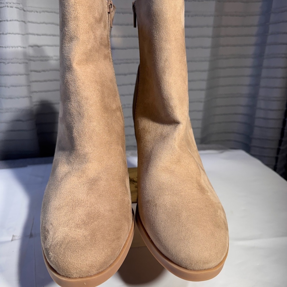 New Universal Thread Tan Suede Wedge Ankle Boots – Women’s Size 9 - Picture 2 of 9